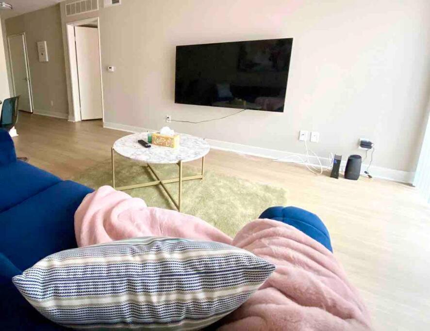 Castle 1 Bd Pool, Parking, Mdr * Los Angeles