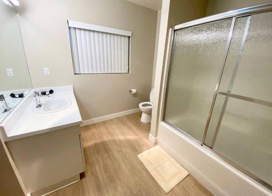 Apartment Castle 1 Bd Pool, Parking, Mdr Los Angeles